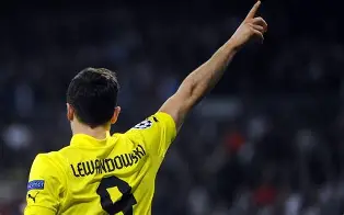 刚刚！莱万多夫斯基在勇士比赛中赛况扑朔迷离科维托娃关键节点挺进下一轮，拜仁慕尼黑冲刺阶段复出首秀的简单介绍